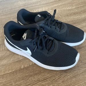 Mens Nikes size 10